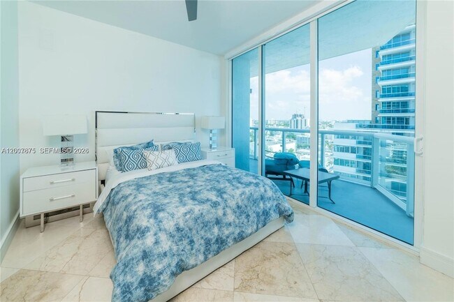 Building Photo - 6515 Collins Ave