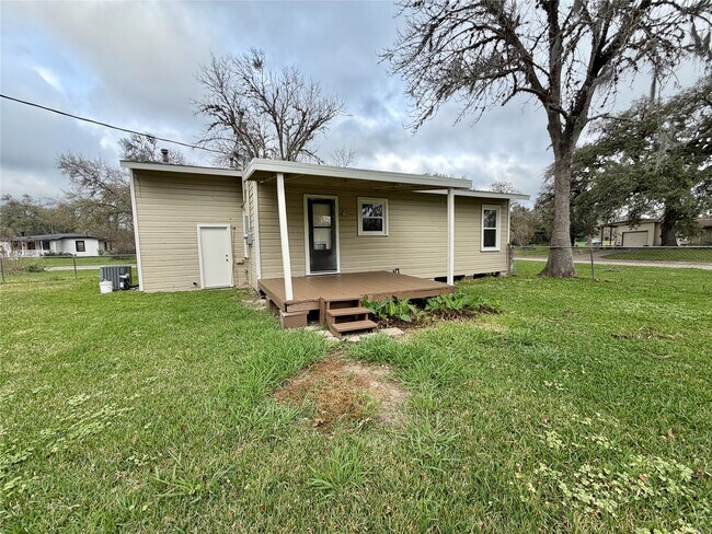 Building Photo - 234 Jasmine St