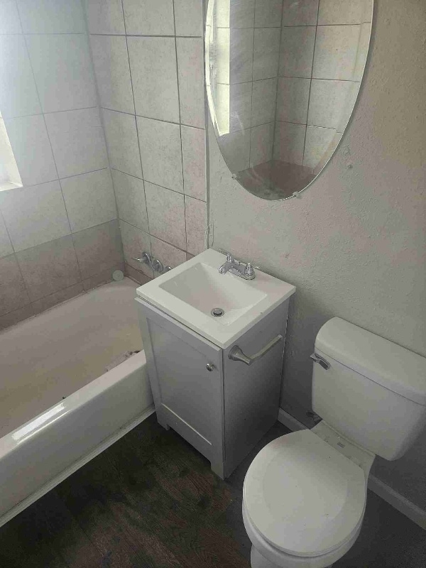 Building Photo - 1714 E 14th St