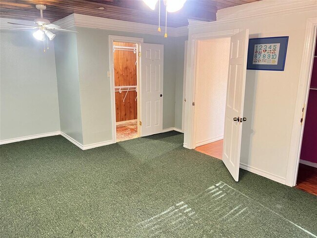 Building Photo - 2012 Maxwell Ln