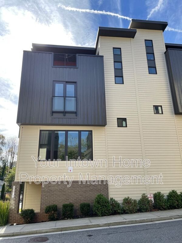 Building Photo - 504 Rankin St NE