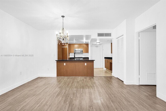 Building Photo - 10275 Collins Ave