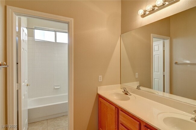 Building Photo - 520 Curtin Ct