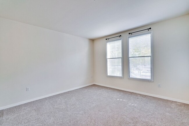 Building Photo - Large Santa Clara 1 Bedroom Condo in Rivermark Area