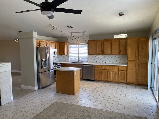 Building Photo - **GORGEOUS & MODEL PERFECT GREEN VALLEY 3 ...