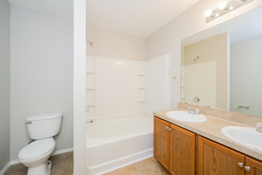 Building Photo - 4700 Rhone Dr