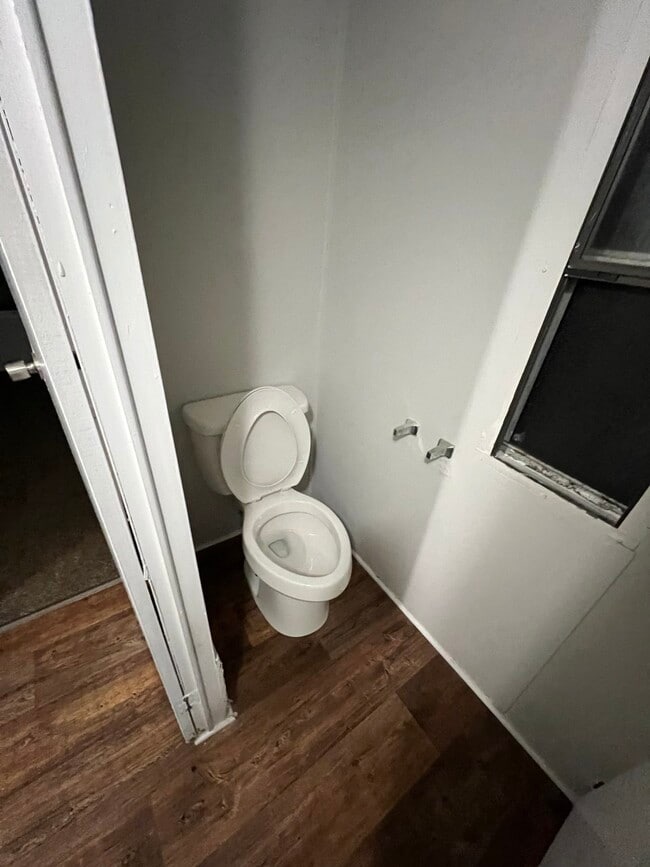 Building Photo - 691 Julia St