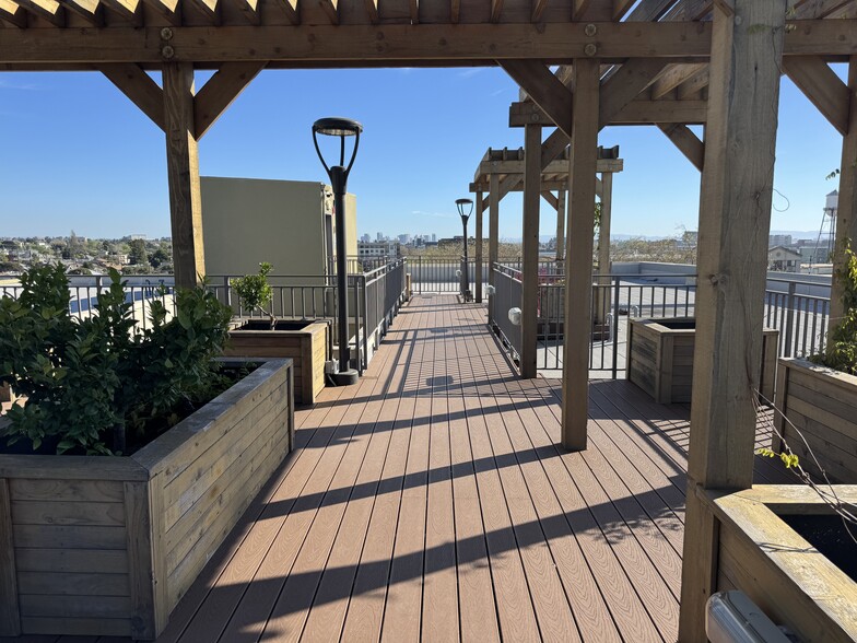 rooftop Terrace - 2747 San Pablo Ave