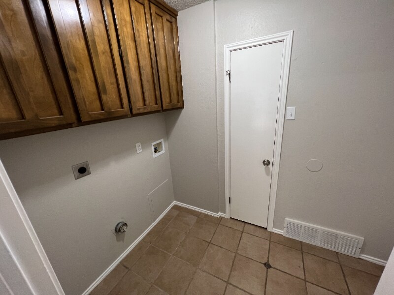 Building Photo - 6417 Canyon Cir