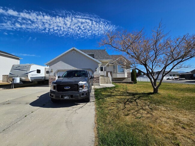 Building Photo - 4698 Colander Dr