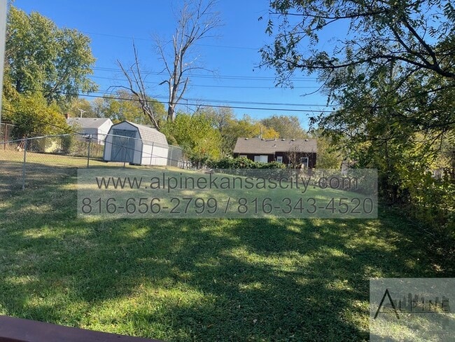 Building Photo - Section 8 OK! Garage!