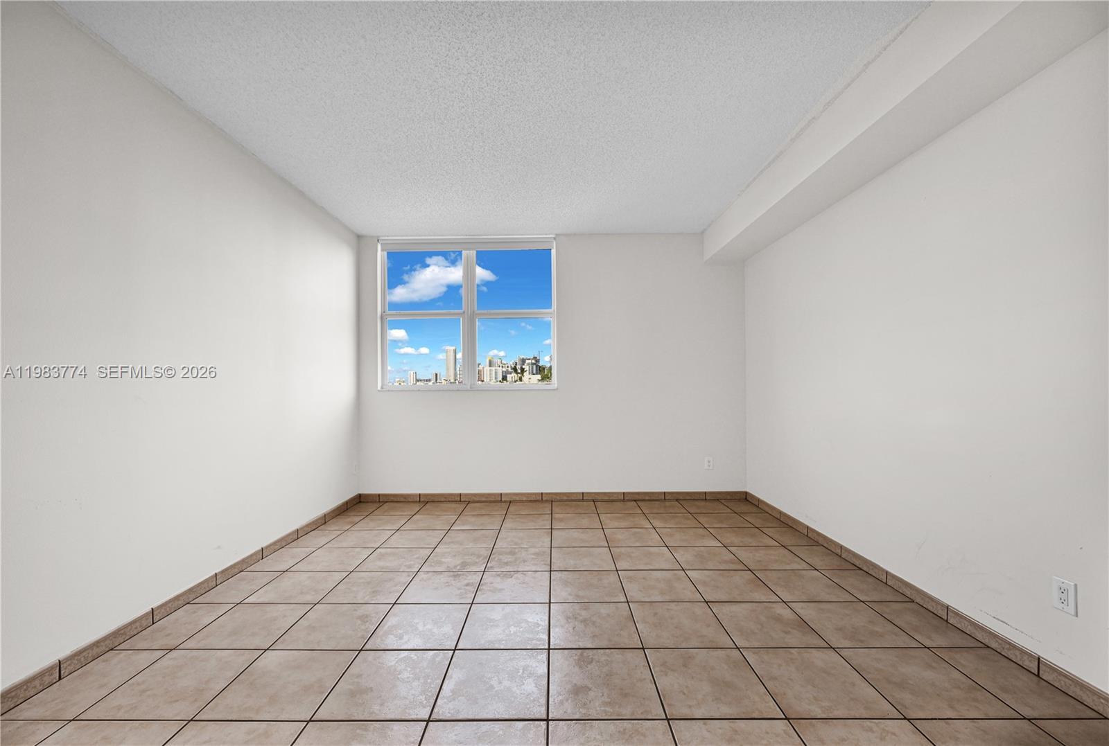 Building Photo - 2475 Brickell Ave