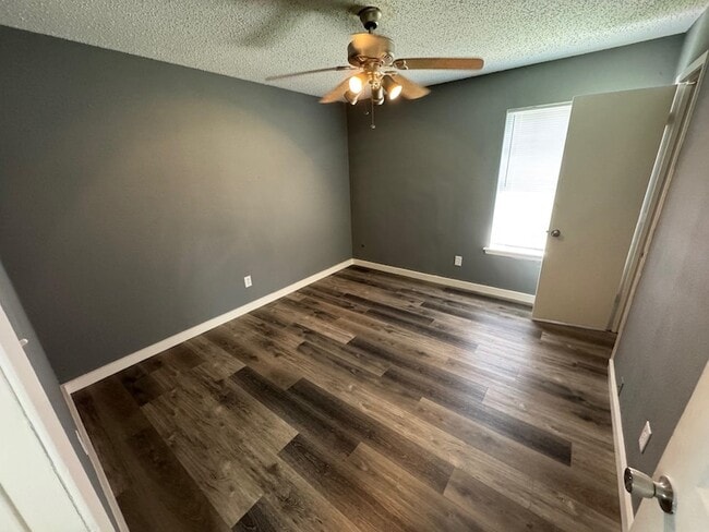 Building Photo - 713 Alta St