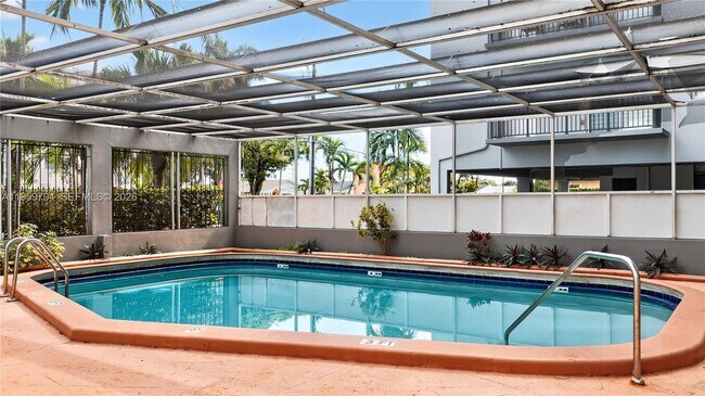 Building Photo - 900 SW 84th Ave