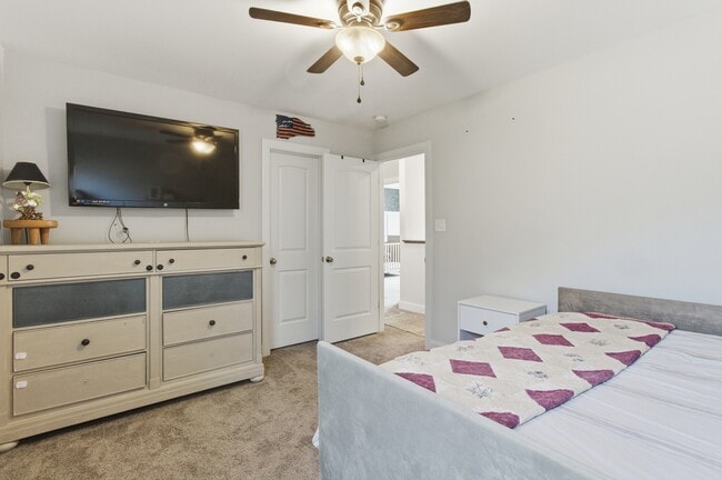 Building Photo - 2012 Snapper St