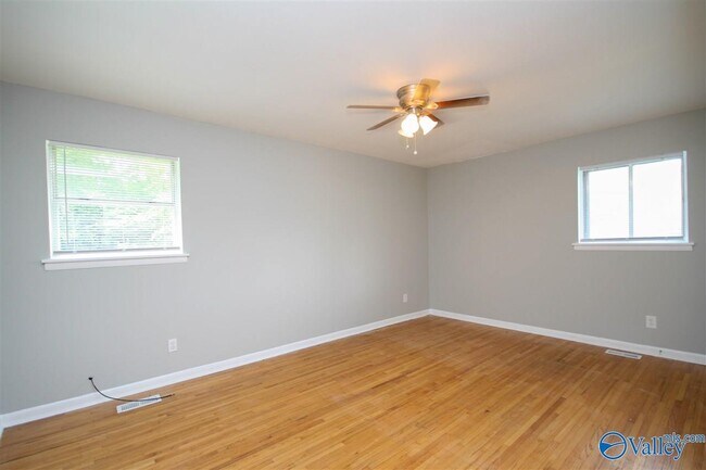 Building Photo - 3423 Rosedale Dr NW