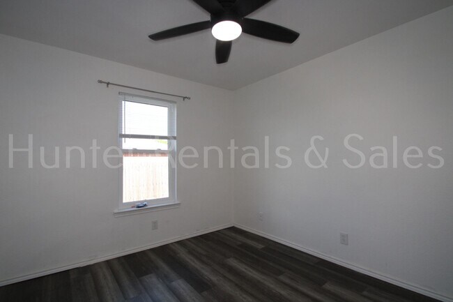 Building Photo - Charming 3-Bedroom Home Minutes from Fort ...