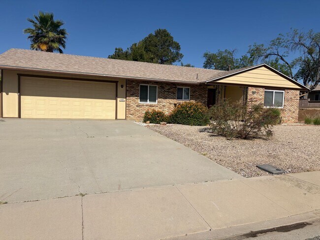Building Photo - 55+ Community! Turnkey Home Awaits You!