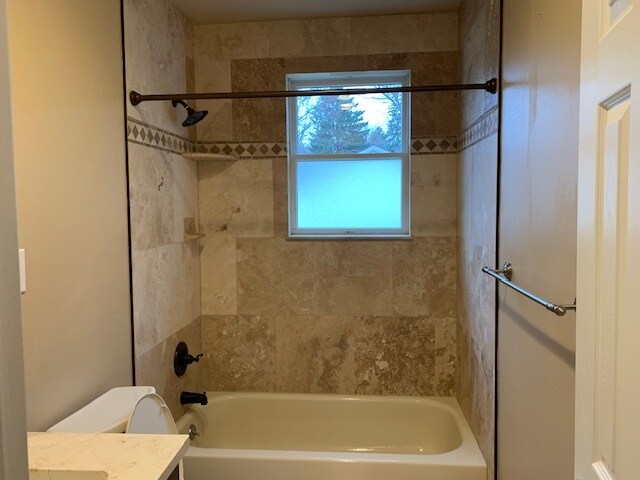 Main Bathroom - 204 Juniper St