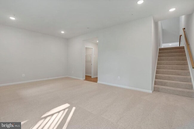 Building Photo - 6947 Gladebrook Rd