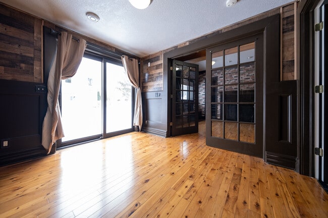 Building Photo - 7122 Harrison Hill Trail