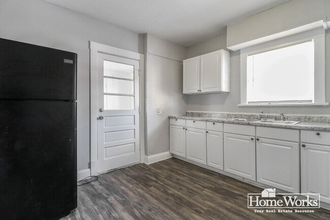 Building Photo - Charming 3-Bedroom Home with Updated Features and