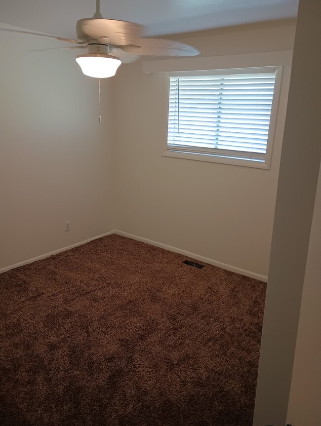 Building Photo - 2026 N 1200 E