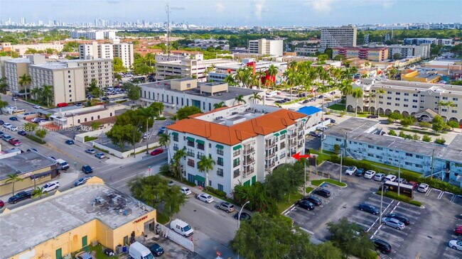 Building Photo - 650 Palm Ave