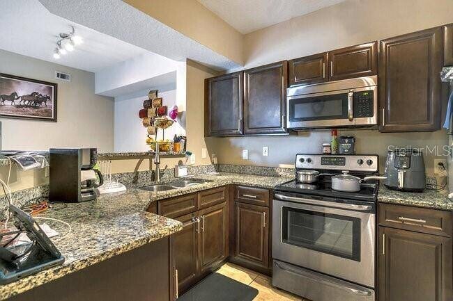 Building Photo - 3702 Palm Desert Ln