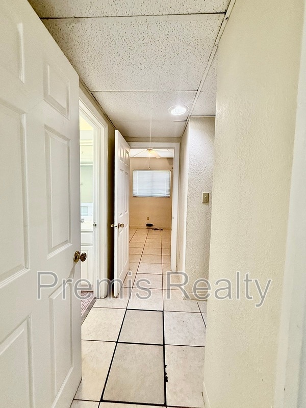 Building Photo - 105 N Lincoln Ave