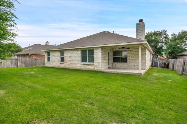 Building Photo - 808 Meadow Bluff Ct