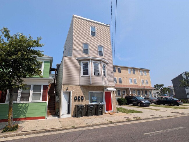 Building Photo - 203 N South Carolina Ave