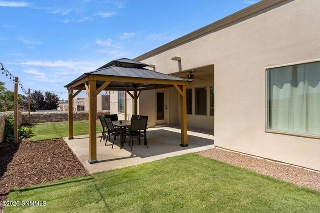 Building Photo - 2561 Desert Cove Pl