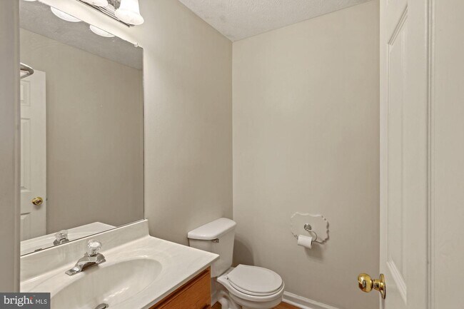 Building Photo - 321 Copperfield Ln