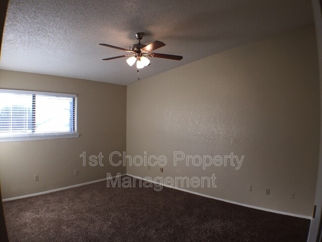 Building Photo - 5821 Fair Wind St