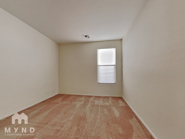 Building Photo - 2204 W San Tan Hills Dr