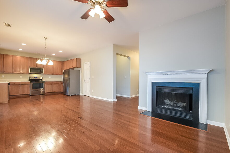 Building Photo - 3643 Roseman Landing