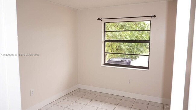Building Photo - 4909 SW 144th Ct