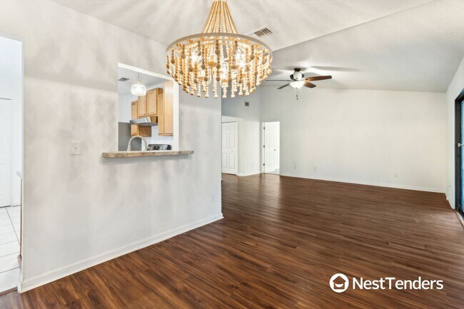 Building Photo - Great Amelia Island Location!