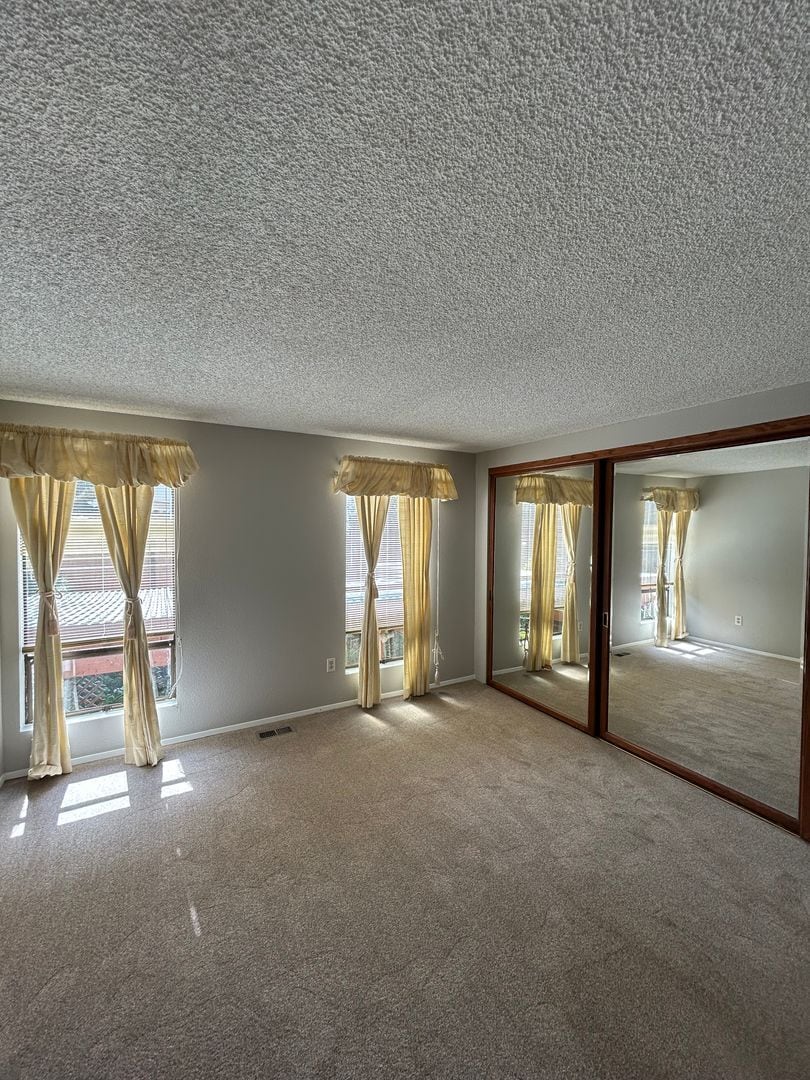 Building Photo - Charming Bellevue Home With Flexible Lease...