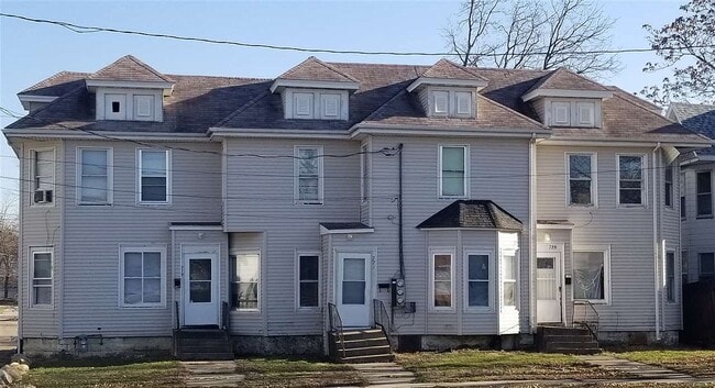 Primary Photo - 723 W 5th St