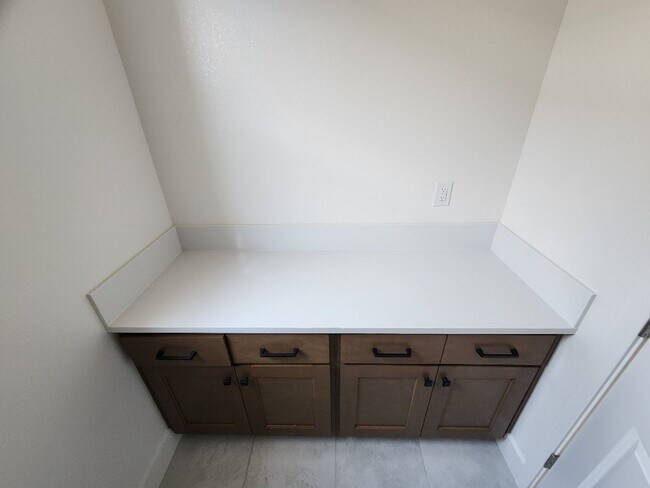 Building Photo - Introducing Your New Dream Home