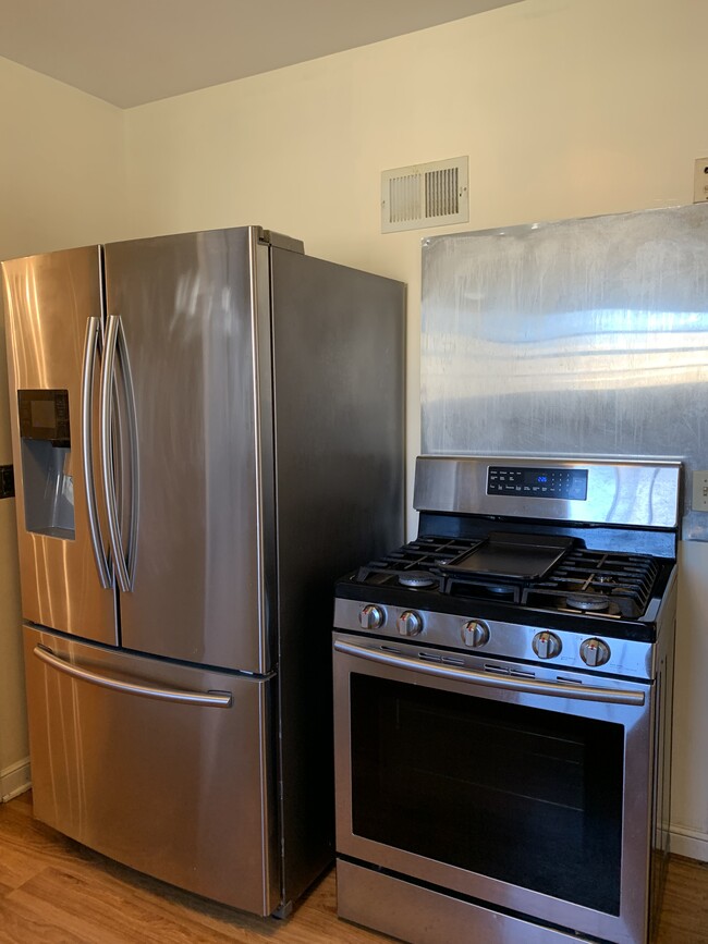 New kitchen appliances - 215 15th Ave SW