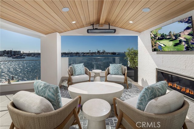 Building Photo - 130 S Bay Front