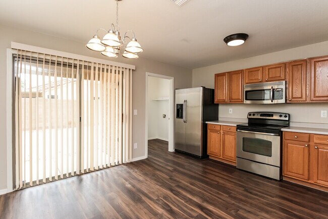 Building Photo - 2299 E Peach Tree Dr