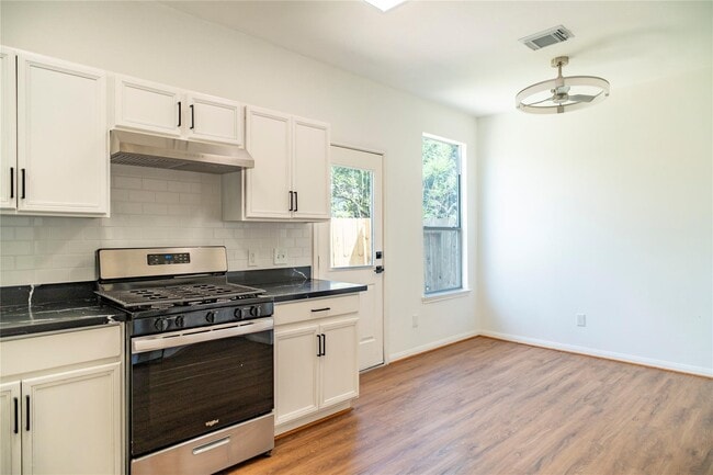 Building Photo - 16327 Woma Ct