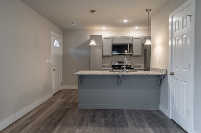 Building Photo - 1366 N Porter Rd