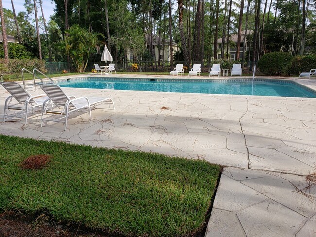 Building Photo - 2 bedroom, 2 bath in Woodmere Racquet Club