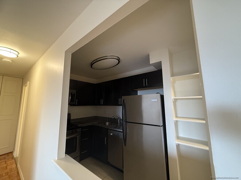 Building Photo - 530 Cambridge St