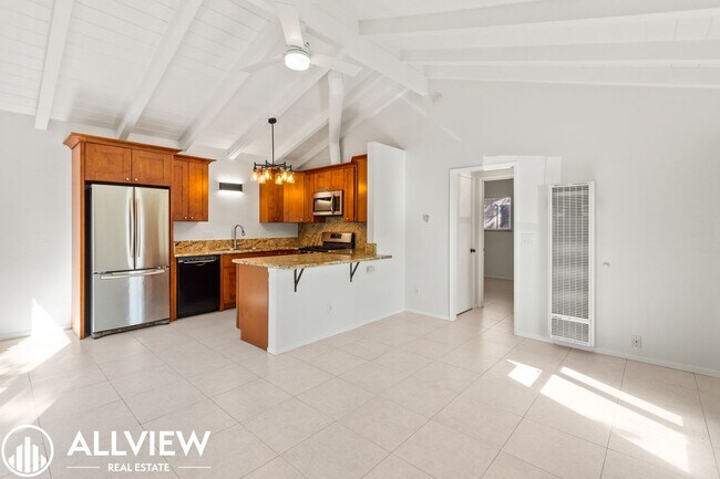 Building Photo - Large 1 Bed/1 Bath Available in Huntington...